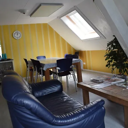 Couette-café Kasteelhoeve-dussen 3*