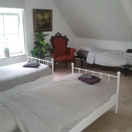 Kasteelhoeve-dussen 3*