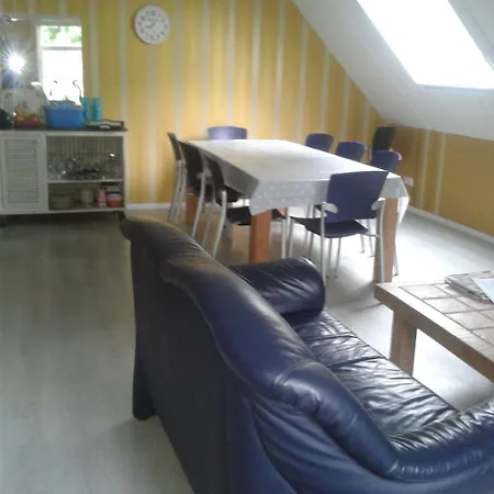 Bed & Breakfast Kasteelhoeve-dussen 3*